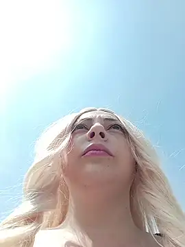 madelaine- online show from February 2026 06:18:02 PM