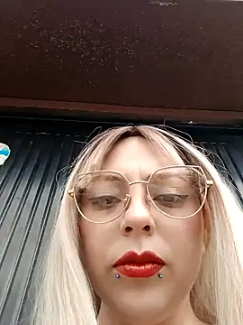 Snapshot of madelaine- chatting on February 2025 07:27:02 PM madelaine- online show from February 2025 07:27:02 PM