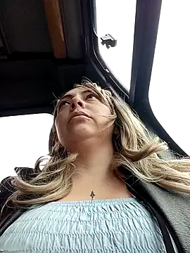 madelaine- online show from November 2025 08:20:02 PM