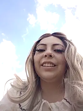 madelaine- online show from November 2025 07:02:02 PM