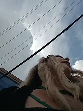 madelaine- online show from November 2025 06:22:02 PM