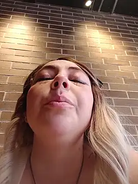 madelaine- online show from October 2025 06:51:01 PM