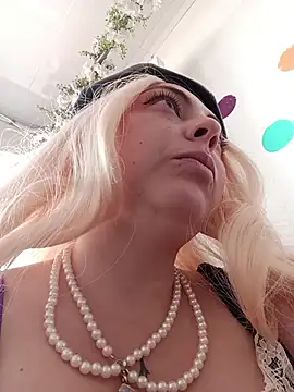 madelaine- online show from February 2026 06:05:01 PM