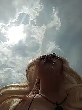 madelaine- online show from February 2026 06:07:01 PM