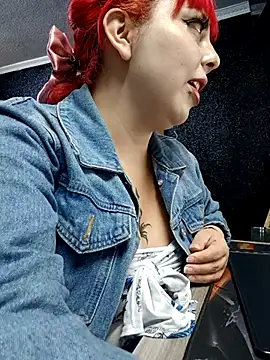 Snapshot of madelaine- chatting on February 2025 06:12:01 PM madelaine- online show from February 2025 06:12:01 PM