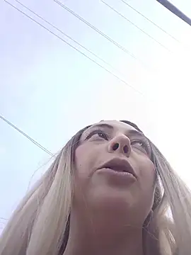 madelaine- online show from November 2025 07:30:02 PM