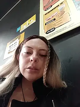 Snapshot of madelaine- chatting on May 2026 06:55:01 PM madelaine- online show from May 2026 06:55:01 PM