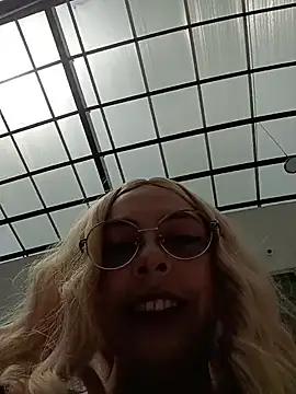 madelaine- online show from February 2026 06:27:01 PM