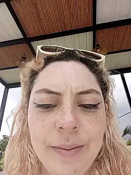 madelaine- online show from November 2025 04:52:02 PM