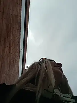 madelaine- online show from November 2025 07:52:02 PM