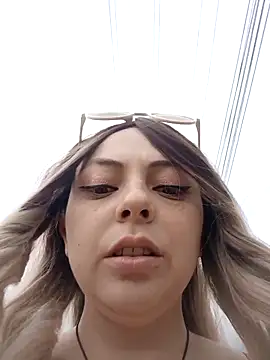 madelaine- online show from November 2025 04:12:01 PM