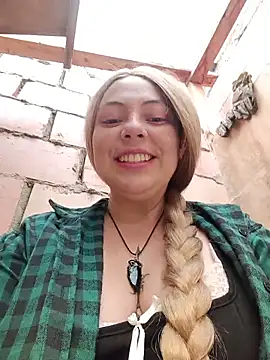 Snapshot of madelaine- chatting on May 2026 04:24:01 PM madelaine- online show from May 2026 04:24:01 PM