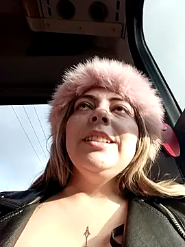 madelaine- online show from December 2025 08:04:02 PM