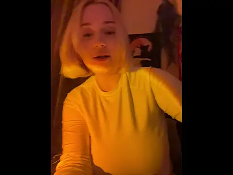 DaisyBooom online show from March 2026 07:47:01 PM