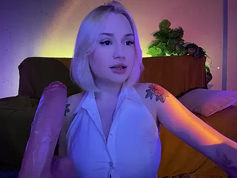 DaisyBooom online show from May 2026 06:25:02 PM