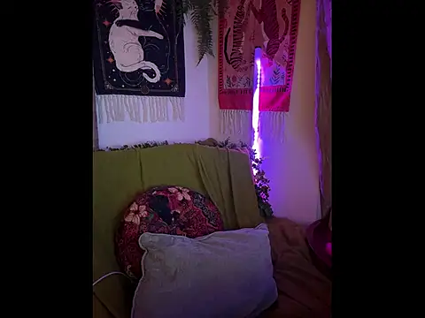 DaisyBooom online show from April 2026 07:09:02 PM