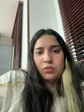 valentina jonnes1 online show from January 2025 03:00:01 AM