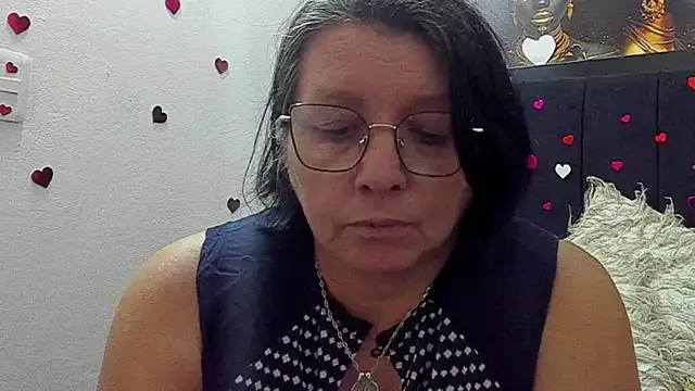 Evaaross 2345 online show from May 2026 08:16:01 PM