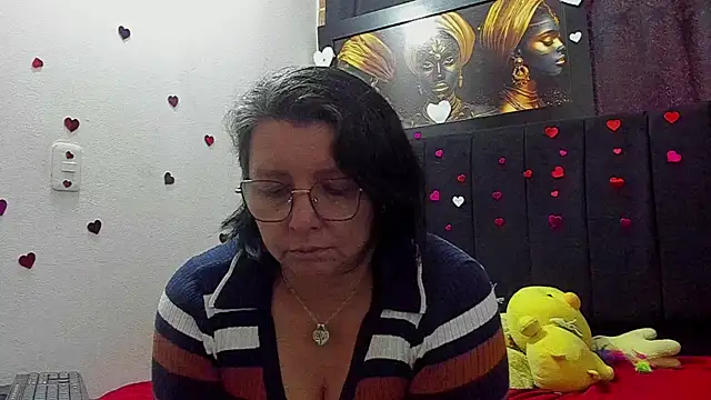 Evaaross 2345 online show from June 2026 02:18:02 PM