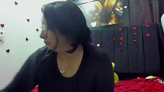 Evaaross 2345 online show from June 2026 01:05:02 PM