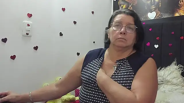 Evaaross 2345 online show from April 2026 08:20:02 PM