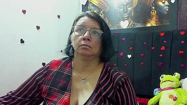 Evaaross 2345 online show from May 2026 07:46:02 PM