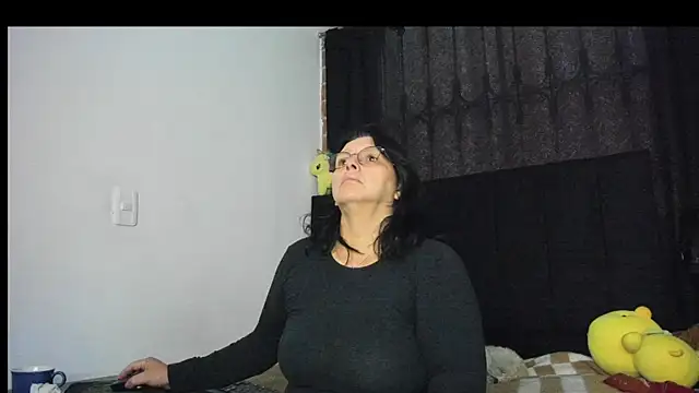 Evaaross 2345 online show from December 2025 11:23:02 AM