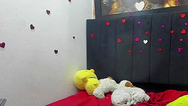 Evaaross 2345 online show from May 2026 10:56:02 AM