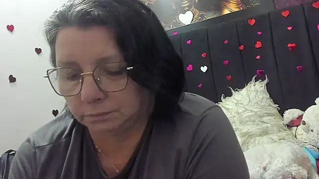 Evaaross 2345 online show from May 2026 04:28:01 PM