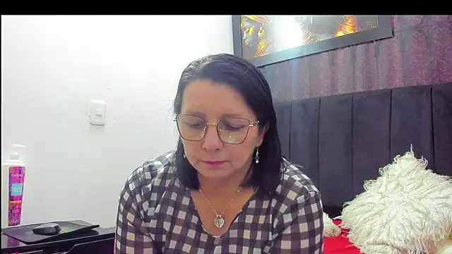 Evaaross 2345 online show from February 2026 02:14:01 PM