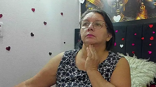 Evaaross 2345 online show from May 2026 07:44:02 PM