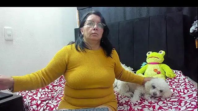 Evaaross 2345 online show from February 2026 02:43:02 AM