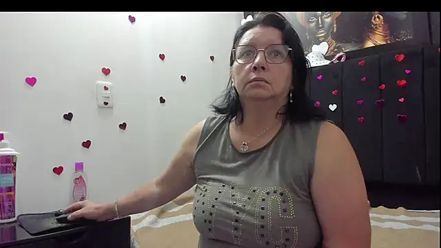 Evaaross 2345 online show from February 2026 01:46:02 PM