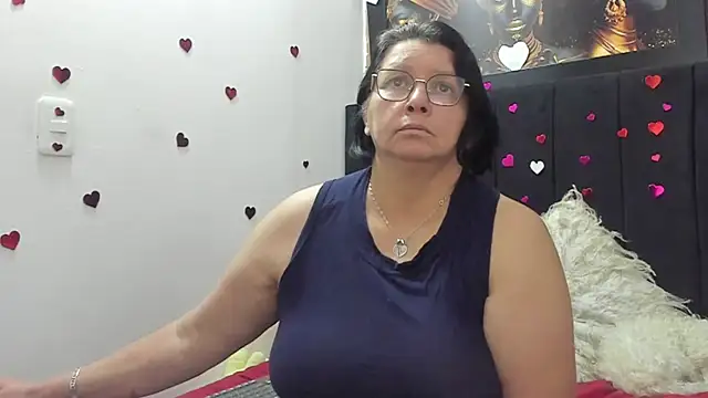 Evaaross 2345 online show from April 2026 04:13:02 PM