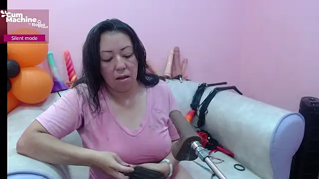 Snapshot of Drool_Sucker chatting on November 2025 12:21:02 PM Drool Sucker online show from November 2025 12:21:02 PM