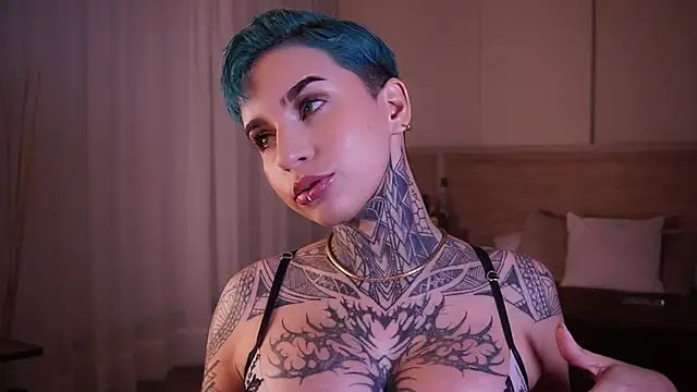 Snapshot of AliceShazaham_ chatting on January 2025 02:32:02 AM AliceShazaham online show from January 2025 02:32:02 AM