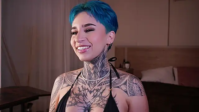 Snapshot of AliceShazaham_ chatting on February 2025 05:59:01 AM AliceShazaham online show from February 2025 05:59:01 AM