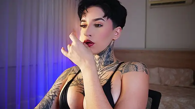Snapshot of AliceShazaham_ chatting on September 2025 06:58:02 AM AliceShazaham online show from September 2025 06:58:02 AM