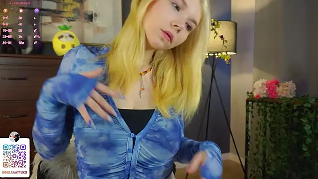 Snapshot of DaisyElmers chatting on March 2025 03:33:01 AM DaisyElmers online show from March 2025 03:33:01 AM