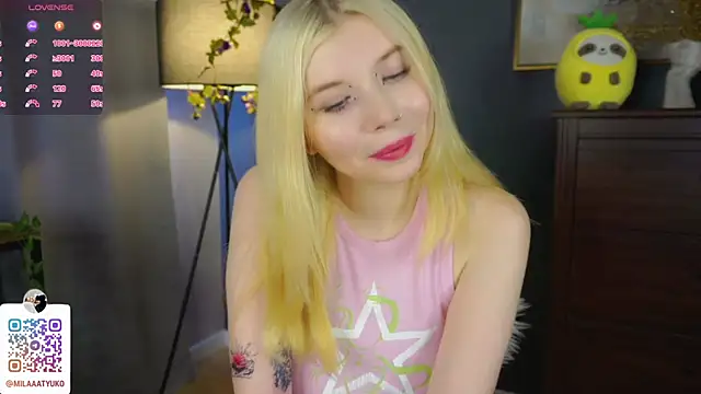 Snapshot of DaisyElmers chatting on March 2025 09:23:02 AM DaisyElmers online show from March 2025 09:23:02 AM