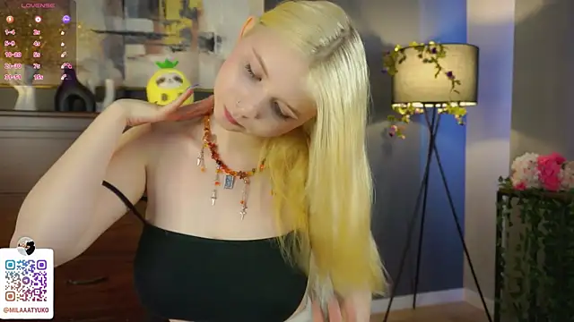 Snapshot of DaisyElmers chatting on March 2025 06:37:01 AM DaisyElmers online show from March 2025 06:37:01 AM