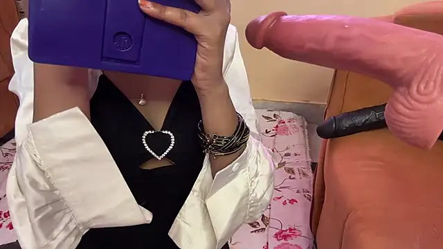 Snapshot of Sheela_oshovadi chatting on January 2026 08:07:01 AM Sheela oshovadi online show from January 2026 08:07:01 AM