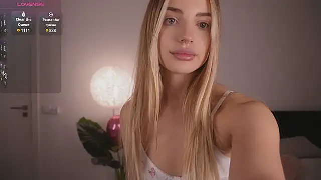 Snapshot of Nicole_youthfull chatting on March 2025 01:11:01 AM Nicole youthfull online show from March 2025 01:11:01 AM