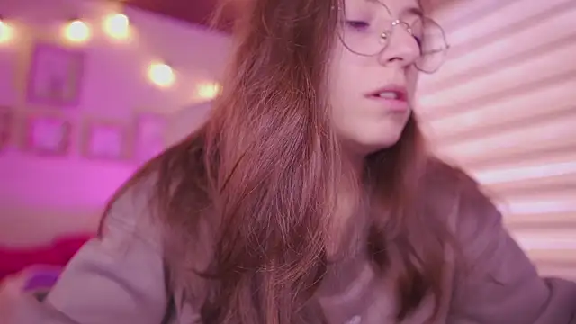 milly kenner online show from March 2026 07:16:02 PM