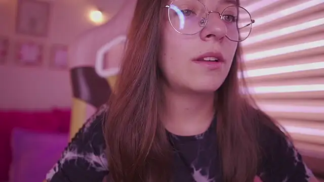 milly kenner online show from April 2026 06:57:01 PM