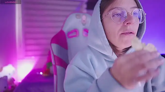 milly kenner online show from November 2025 04:45:02 PM