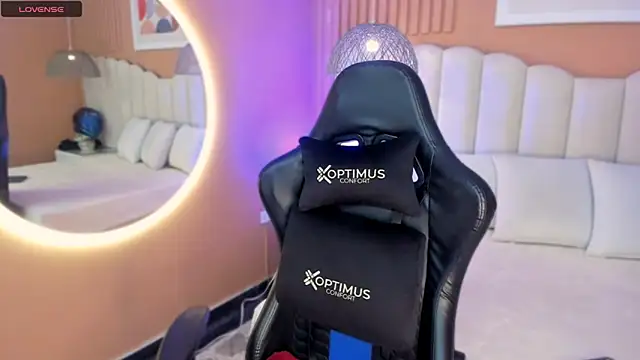 zia cooper online show from October 2025 07:02:01 PM