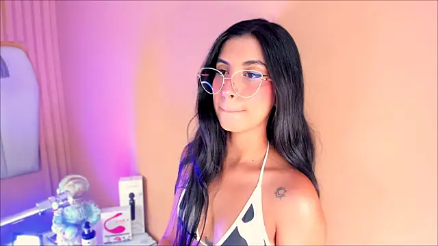 zia cooper online show from October 2025 06:49:02 PM