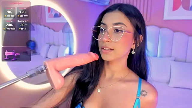 zia cooper online show from October 2025 07:35:01 PM