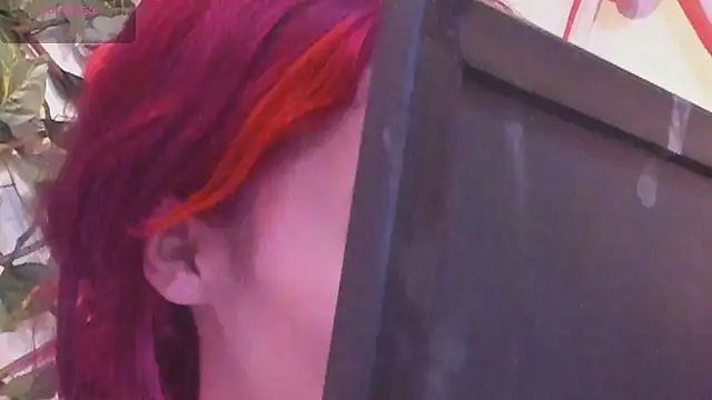 RedMeloddy online show from December 2025 08:42:01 PM